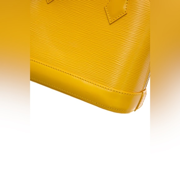 Louis Vuitton Brand New Small Alma Bag - Bought in Europe Never use retail $2280 - Picture 12 of 15